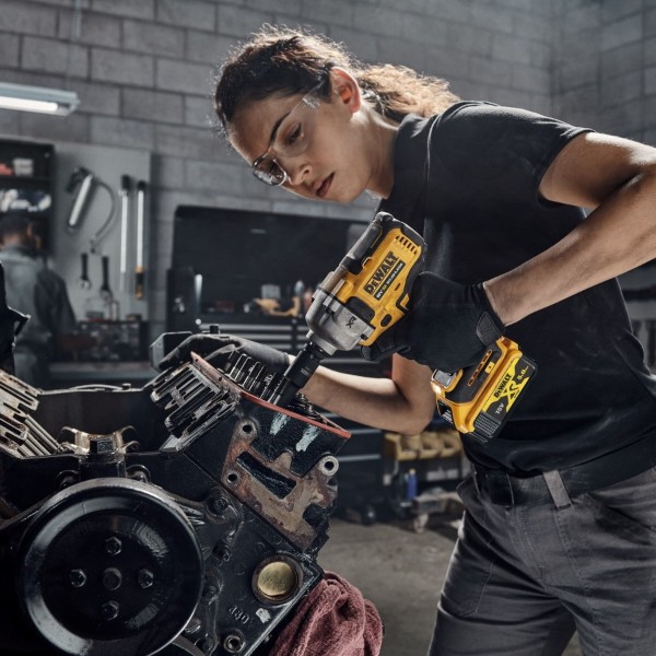 Фото - Гайковерт аккумуляторный DeWALT DCF891P2T